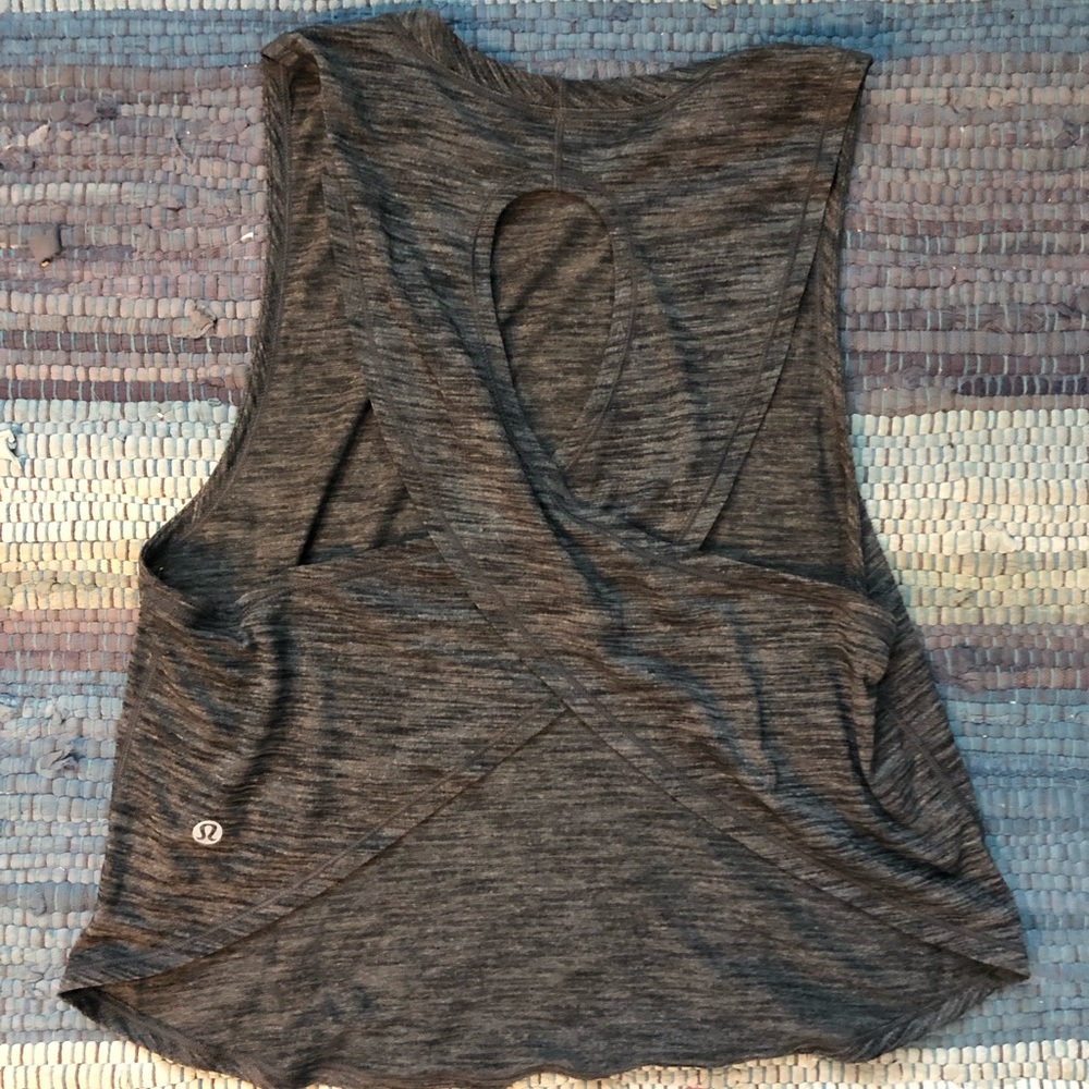 Lululemon yoga top